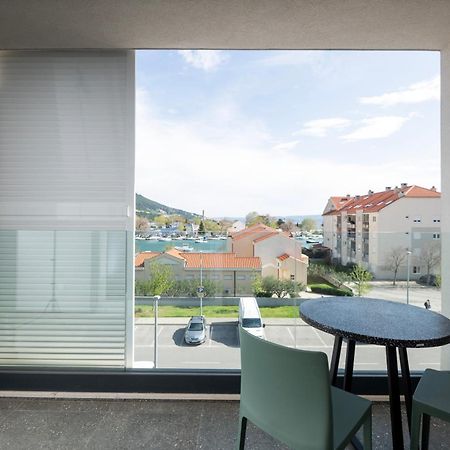 Rivus Apartments 奥米什 外观 照片