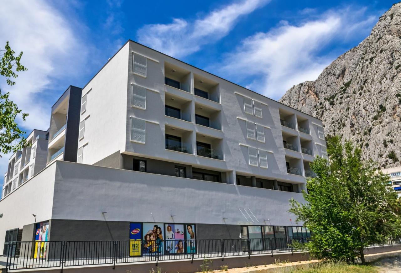 Rivus Apartments 奥米什 外观 照片