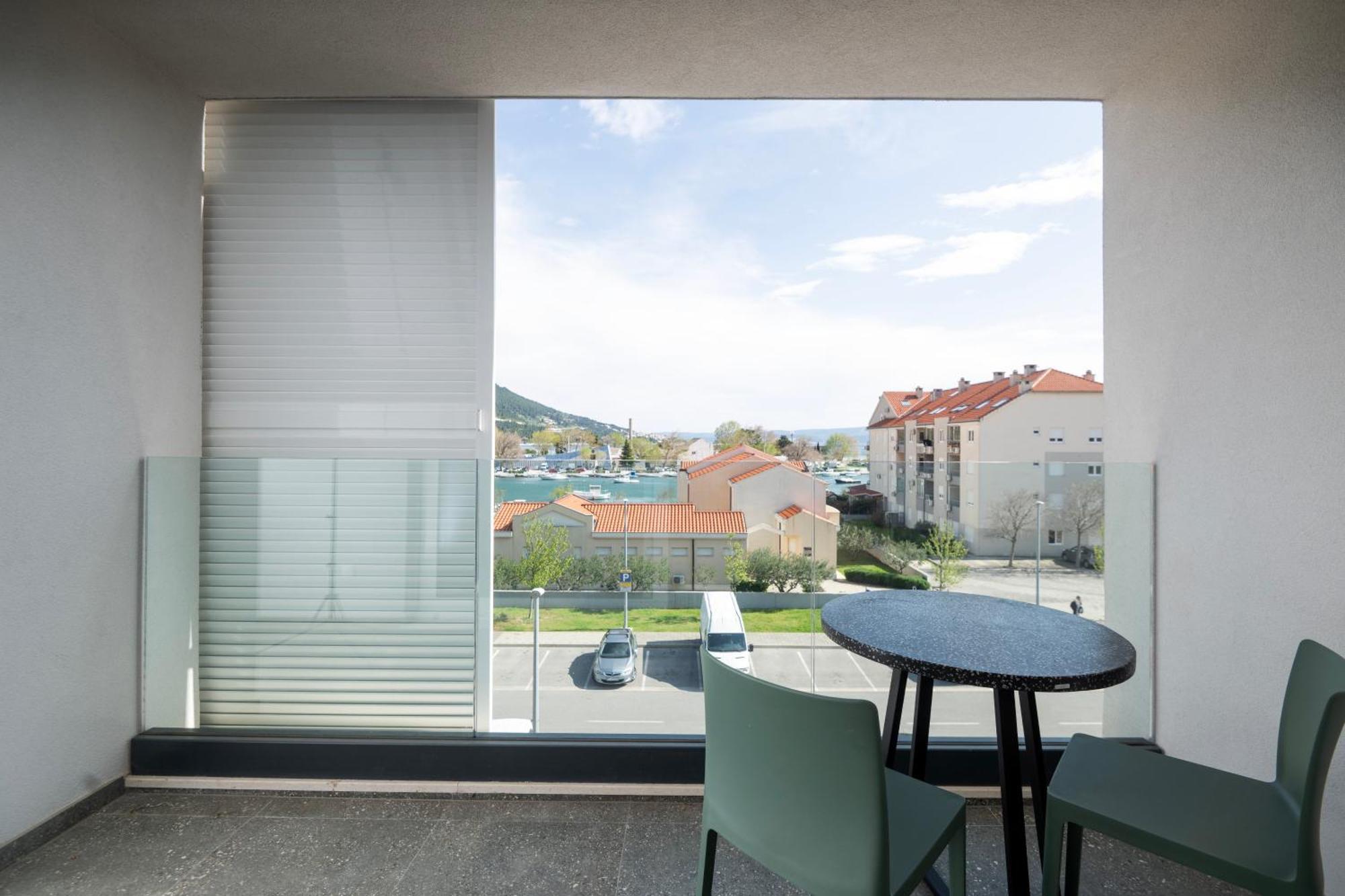 Rivus Apartments 奥米什 外观 照片